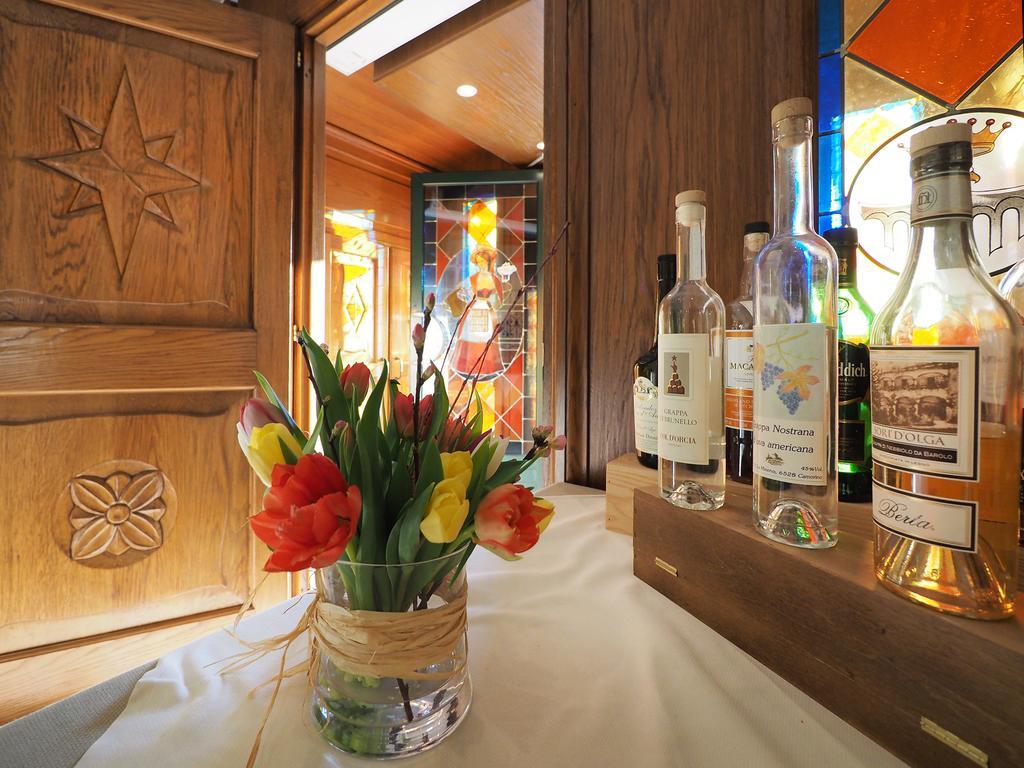 Ristorante Charme Hotel Tre Terre Ponte Brolla Eksteriør bilde